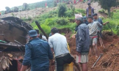 बझाङमा पहिरोले पुरिएर चार जनाको मृत्युु, छ जनाको जीवितै उद्धार