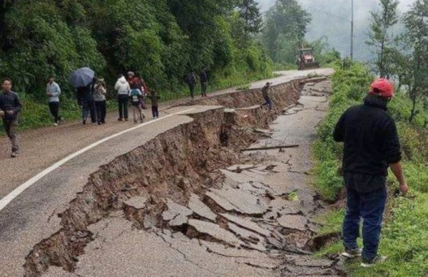 भोजपुरमा सडक भासियो