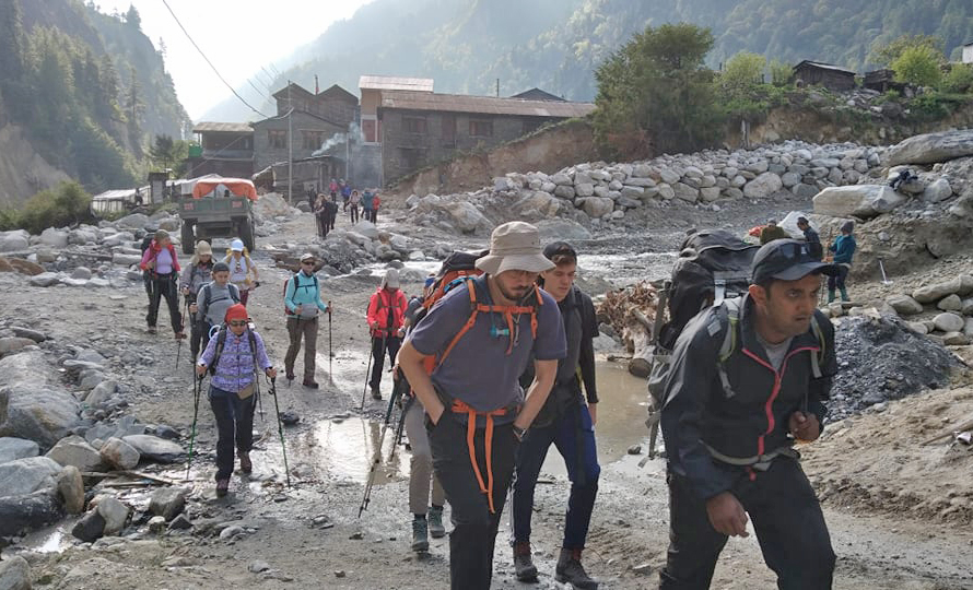 एक महिनामा भित्रिए ९० हजार विदेशी पर्यटक