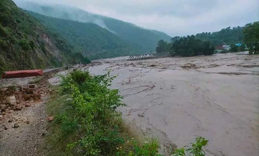 बाढी पहिरोमा परी एक सय जनाको मृत्यु, ६७ बेपत्ता